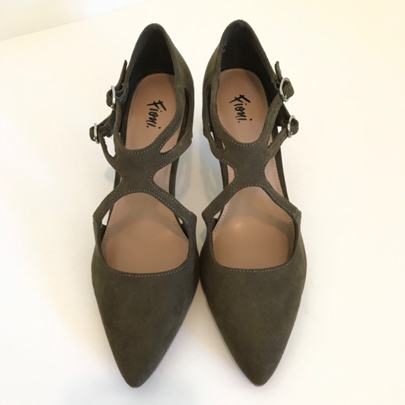 FIONI Clothing Green Kitten Heels with Crisscross Straps - Picture 2 of 16